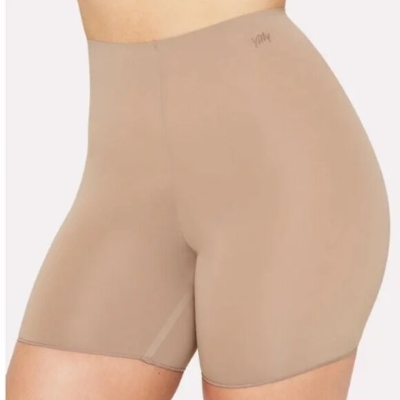 NWT YITTY Fabletics  Smoothed Reality High Waist Shorts Moody B!tch Taupe 2X - Picture 1 of 2